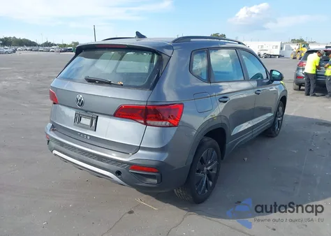 2022 Volkswagen Taos 1.5T S z USA, uszkodzony, nr VIN 3VVCX7B26NM083360